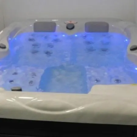 Luxury Pool 1 By Guide דירה *