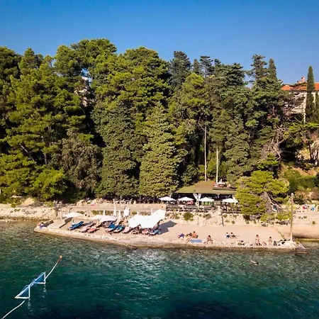 Luxury Pool 1 By Guide Supetarska Draga