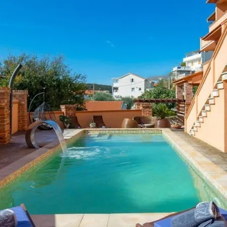 Luxury Pool 1 By Guide Appartamento *