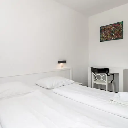 Luxury Pool 1 By Guide Apartament