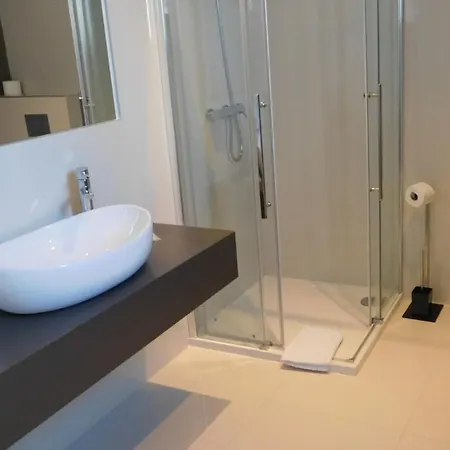 Luxury Pool 1 By Guide *