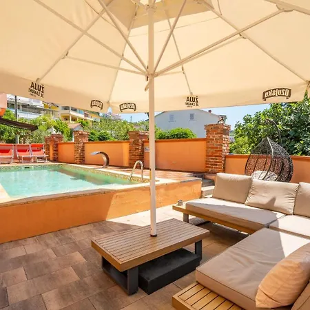 Appartamento Luxury Pool 1 By Guide Kampor