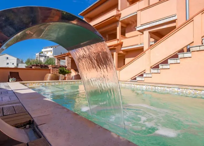 Luxury Pool 1 By Guide * Kampor