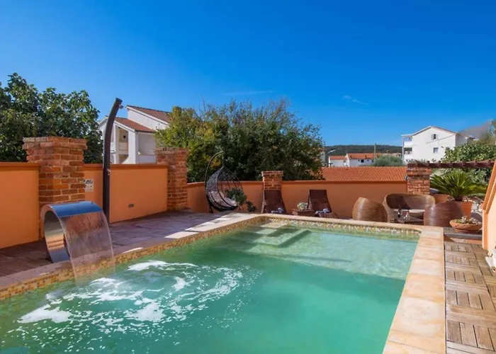 Luxury Pool 1 By Guide Apartament Kampor